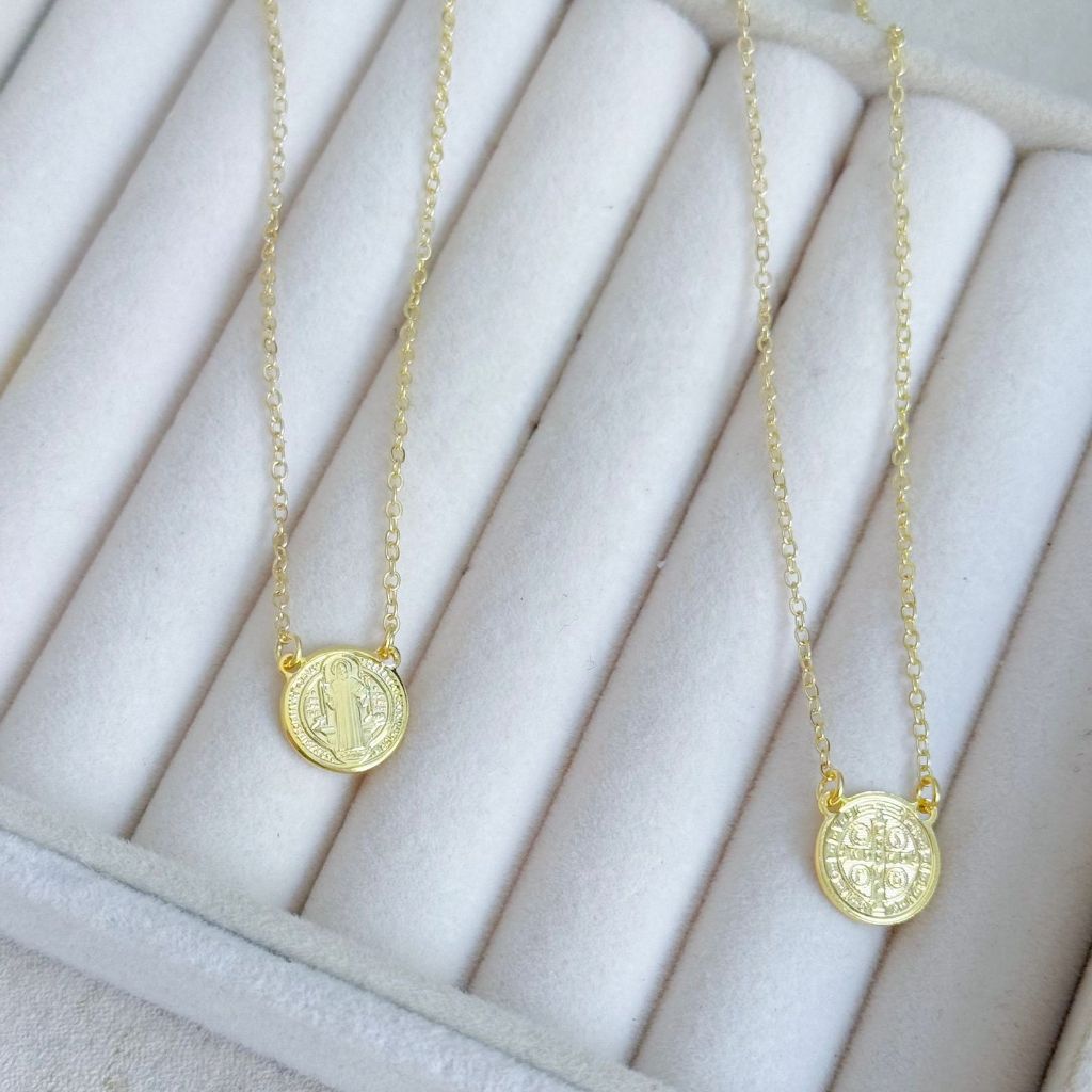 [ SEMI JOIA ] Colar Escapulário São Bento Delicado Banhado a Ouro 18k Alto Padrão