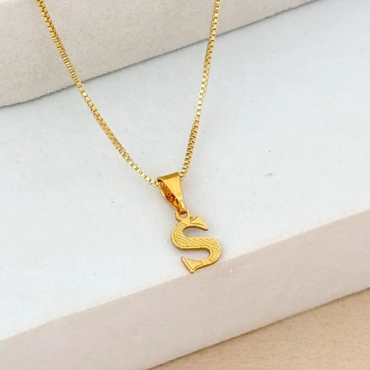 [ SEMI JOIA ] Colar Letra Inicial Cordão Minimalista Delicada Banho Ouro 18k Acessórios Femininos
